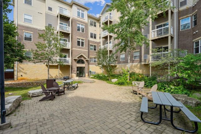 4824 E 53rd Street 422, Minneapolis, MN 55417