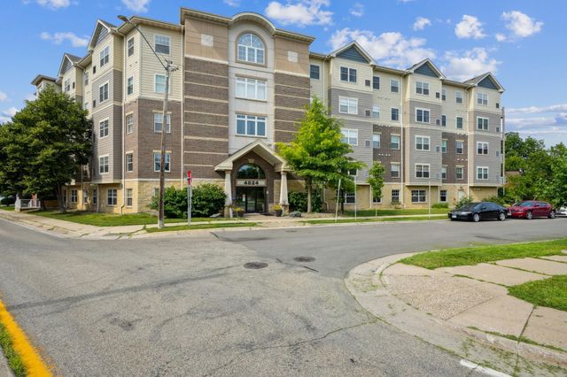 4824 E 53rd Street 422, Minneapolis, MN 55417