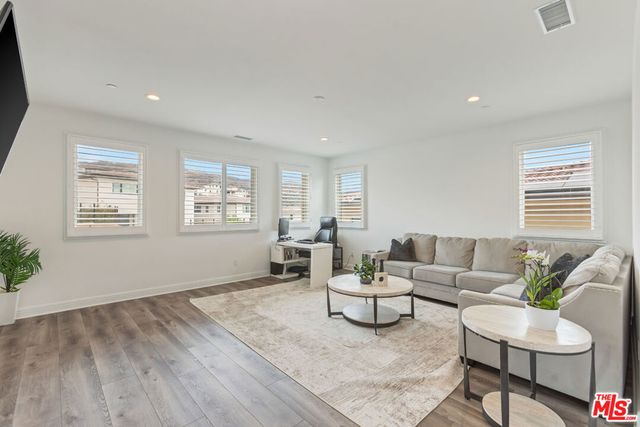 11734 N Manchester Way, Porter Ranch, CA 91326