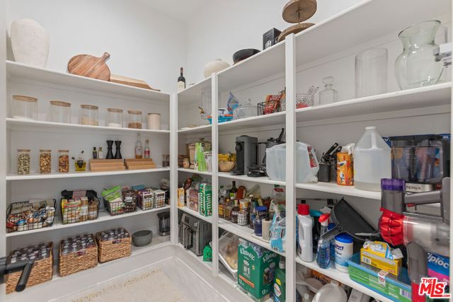 11734 N Manchester Way, Porter Ranch, CA 91326