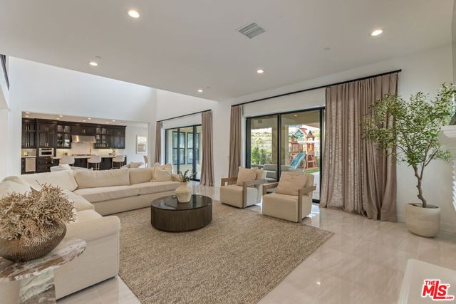 11734 N Manchester Way, Porter Ranch, CA 91326