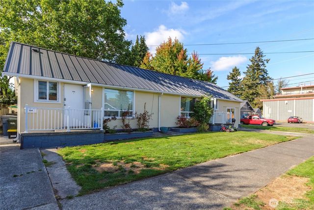 102 & 104 9th Street SW, Puyallup, WA 98371