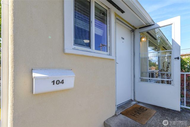 102 & 104 9th Street SW, Puyallup, WA 98371