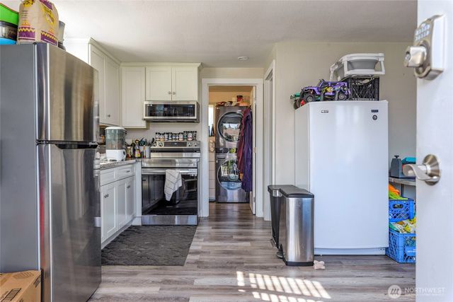 102 & 104 9th Street SW, Puyallup, WA 98371