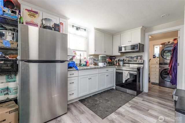 102 & 104 9th Street SW, Puyallup, WA 98371
