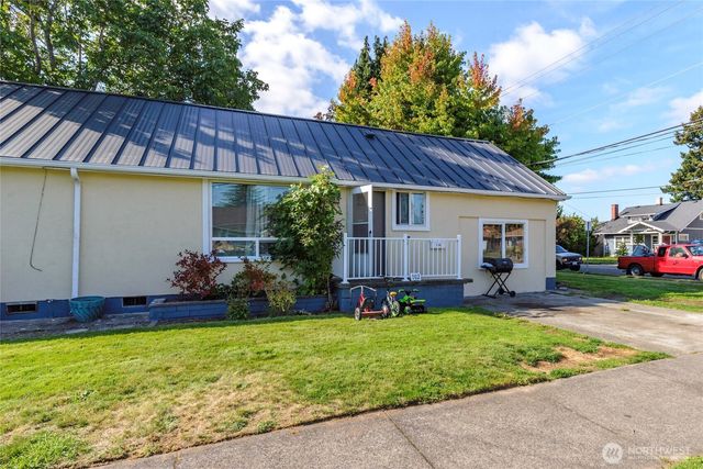 102 & 104 9th Street SW, Puyallup, WA 98371