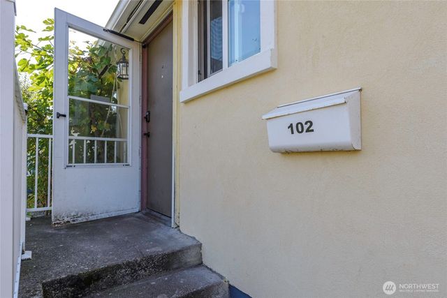 102 & 104 9th Street SW, Puyallup, WA 98371