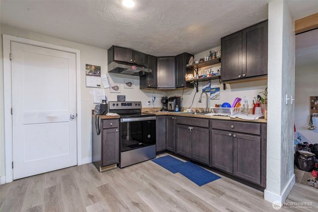 102 & 104 9th Street SW, Puyallup, WA 98371