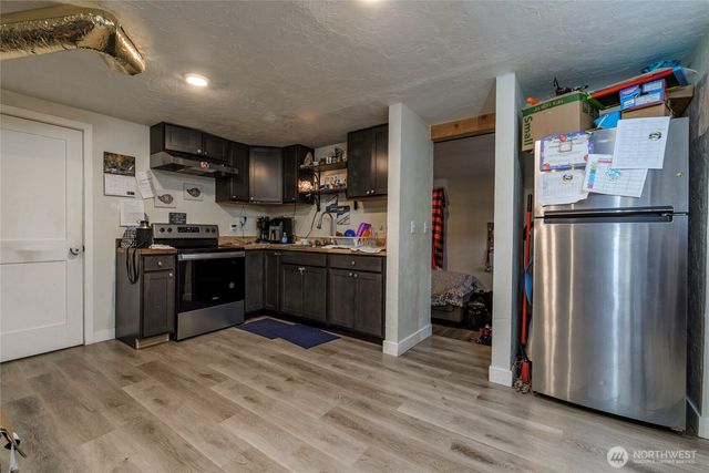 102 & 104 9th Street SW, Puyallup, WA 98371