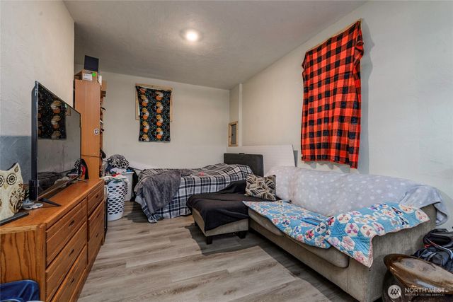 102 & 104 9th Street SW, Puyallup, WA 98371