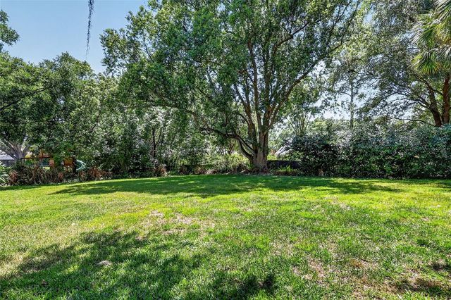 1200 MARSHALL COURT, Eustis, FL 32726