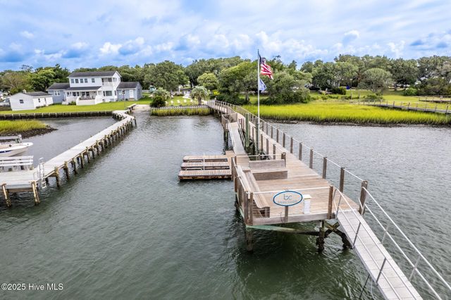 502 Swan Court, Beaufort, NC 28516