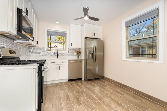 2514 Spruce Road, Homewood, IL 60430