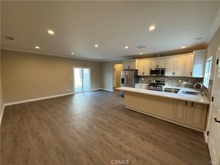 8220 Whitsett Avenue, North Hollywood, CA 91605