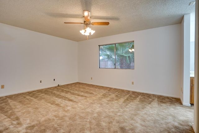 786 Canterbury Way, Manteca, CA 95336