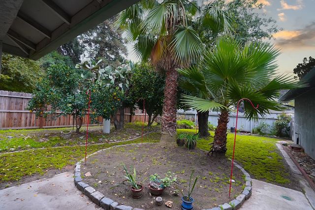 786 Canterbury Way, Manteca, CA 95336