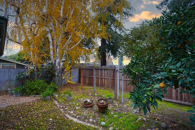 786 Canterbury Way, Manteca, CA 95336