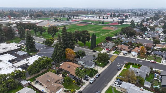 786 Canterbury Way, Manteca, CA 95336