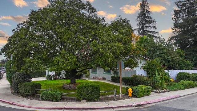 786 Canterbury Way, Manteca, CA 95336