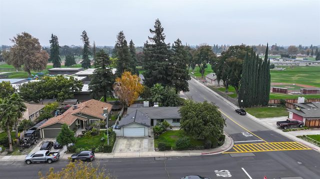 786 Canterbury Way, Manteca, CA 95336