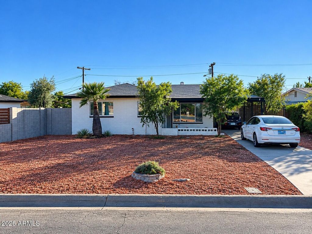 523 E BUTLER Drive, Phoenix, AZ 85020 — exterior