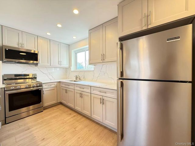111-26 66 Ave 3A, Forest Hills, NY 11375
