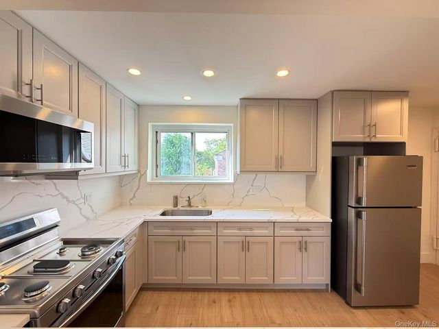 111-26 66 Ave 3A, Forest Hills, NY 11375