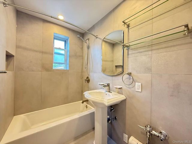 111-26 66 Ave 3A, Forest Hills, NY 11375