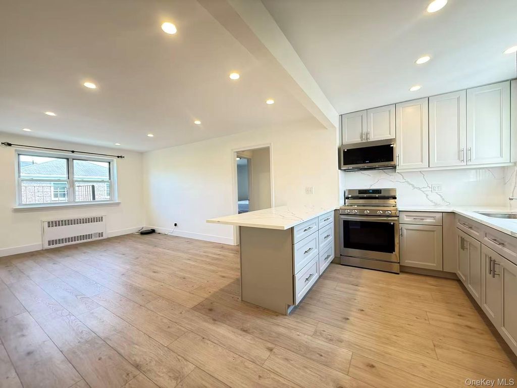 111-26 66 Ave 3A, Forest Hills, NY 11375