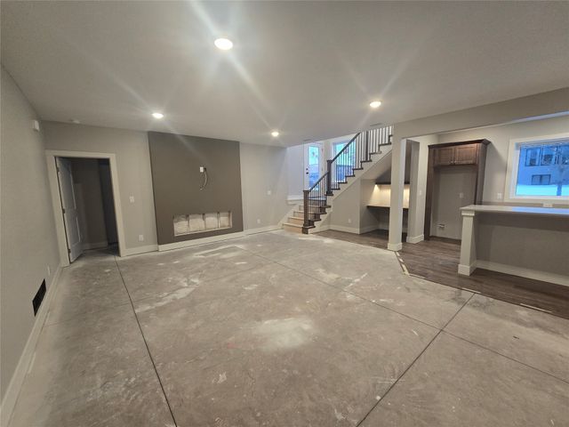 4644 Centennial Boulevard, Urbandale, IA 50323