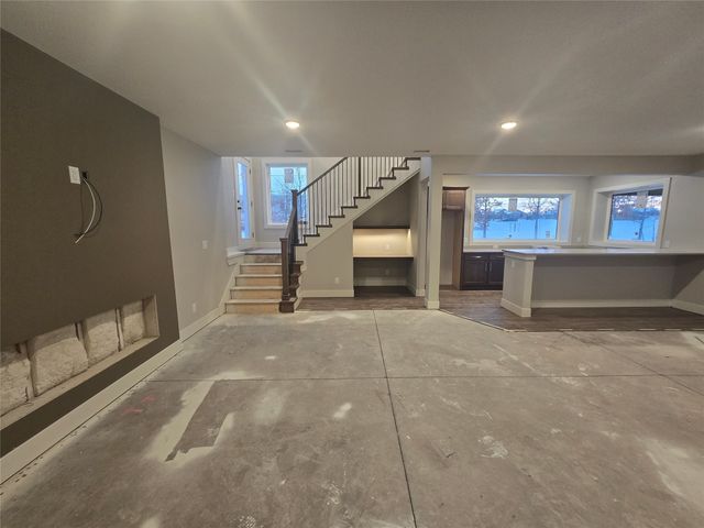 4644 Centennial Boulevard, Urbandale, IA 50323