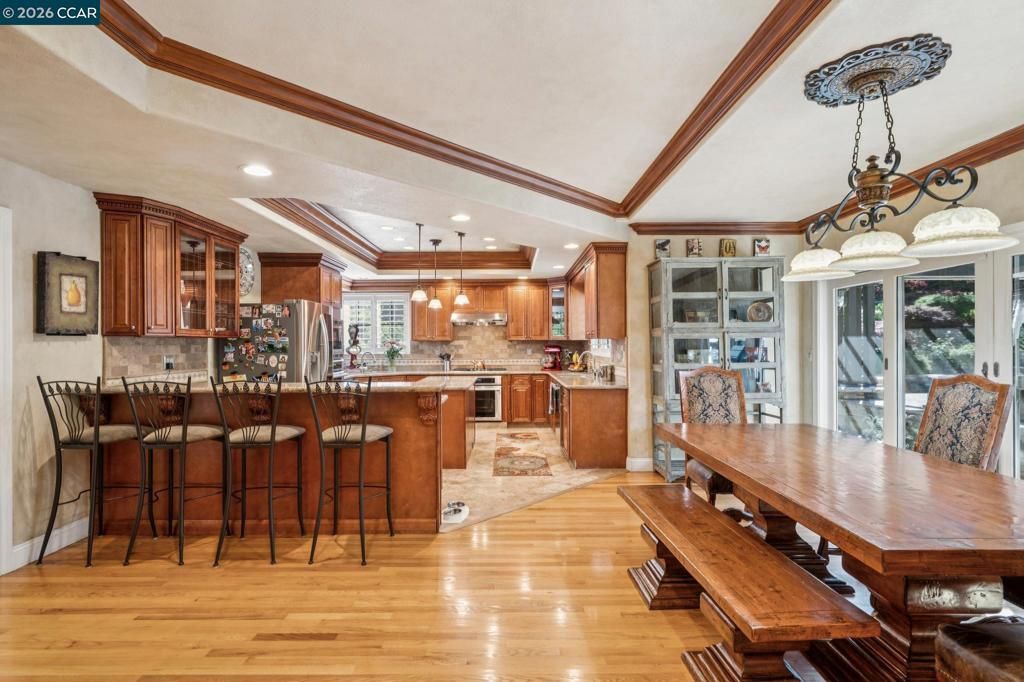 Image 10 of property listing at 965 Elwyn Place, Danville, CA 94526