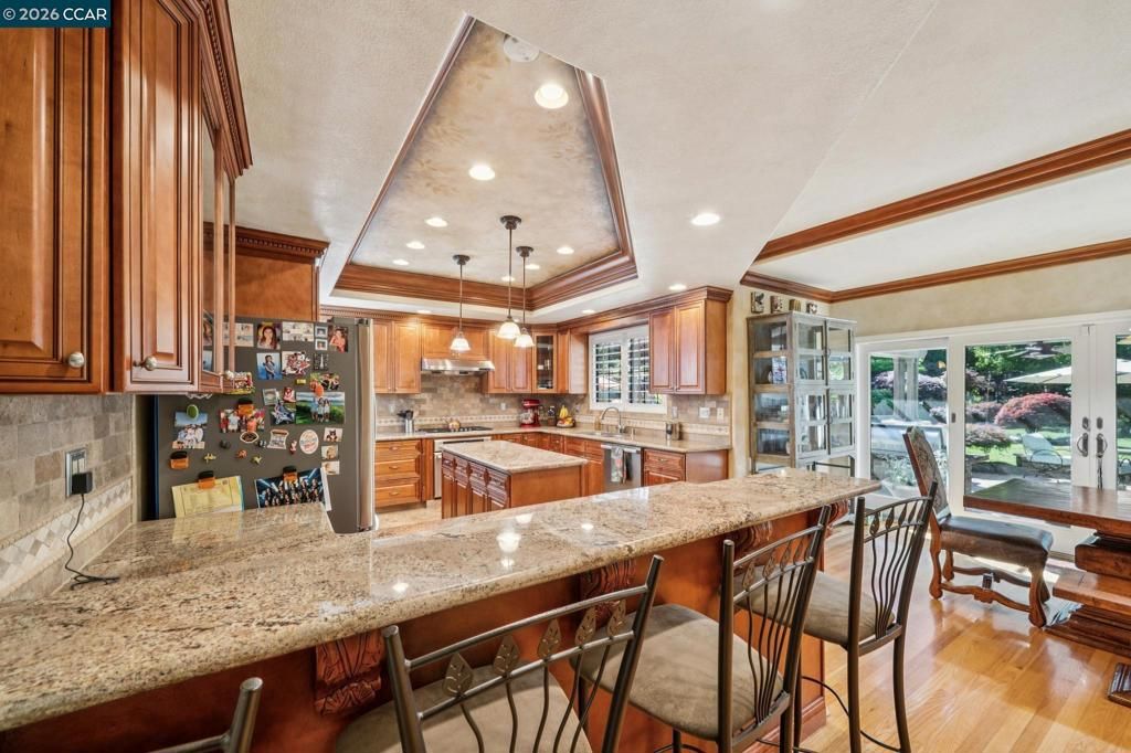 Image 11 of property listing at 965 Elwyn Place, Danville, CA 94526