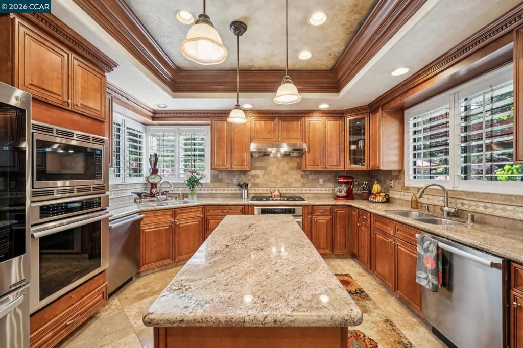 Image 13 of property listing at 965 Elwyn Place, Danville, CA 94526