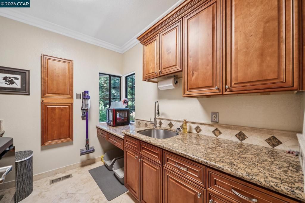 Image 31 of property listing at 965 Elwyn Place, Danville, CA 94526