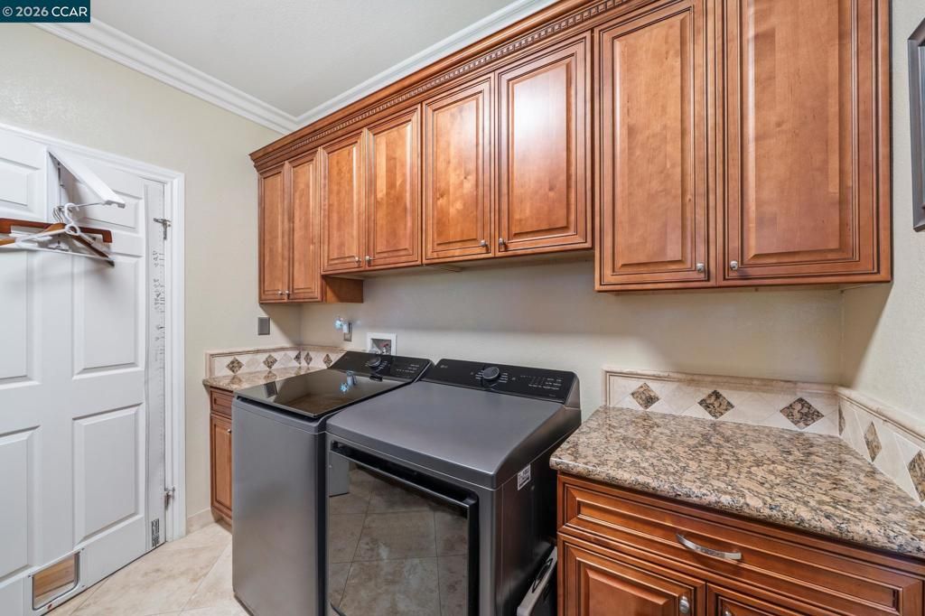 Image 32 of property listing at 965 Elwyn Place, Danville, CA 94526