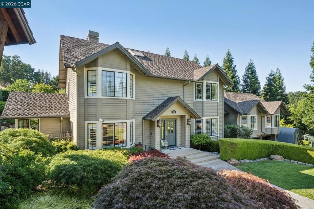 Image 4 of property listing at 965 Elwyn Place, Danville, CA 94526