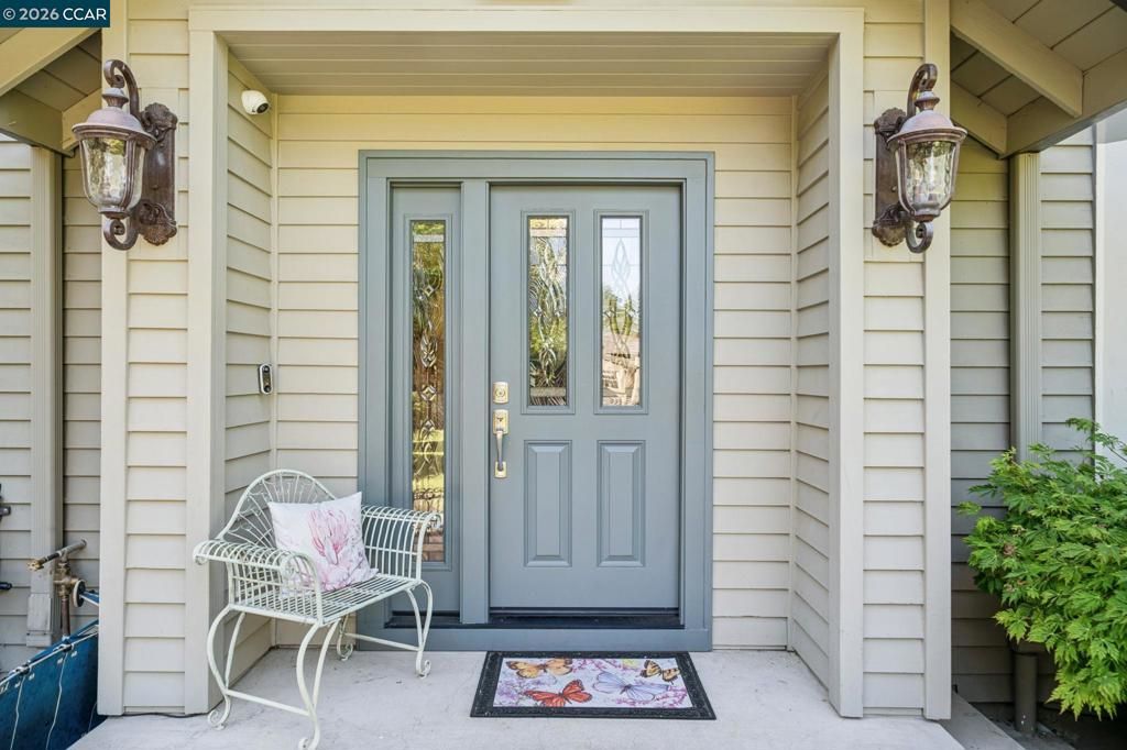 Image 5 of property listing at 965 Elwyn Place, Danville, CA 94526