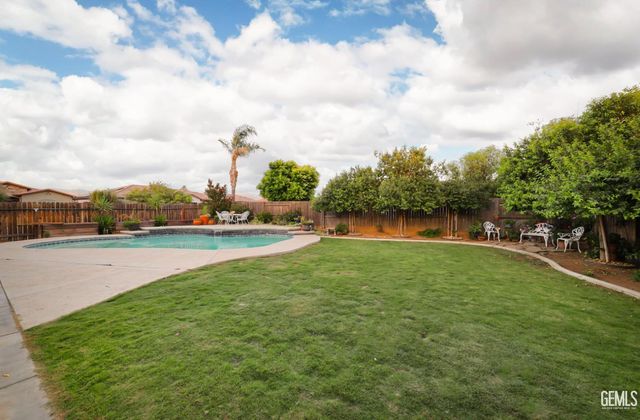 6613 Woodall Court, Bakersfield, CA 93306