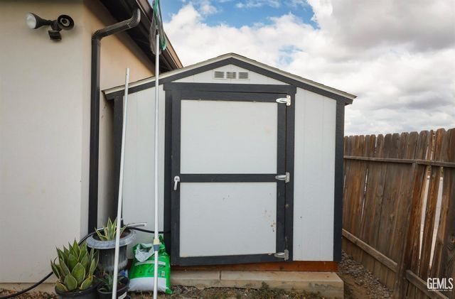 6613 Woodall Court, Bakersfield, CA 93306