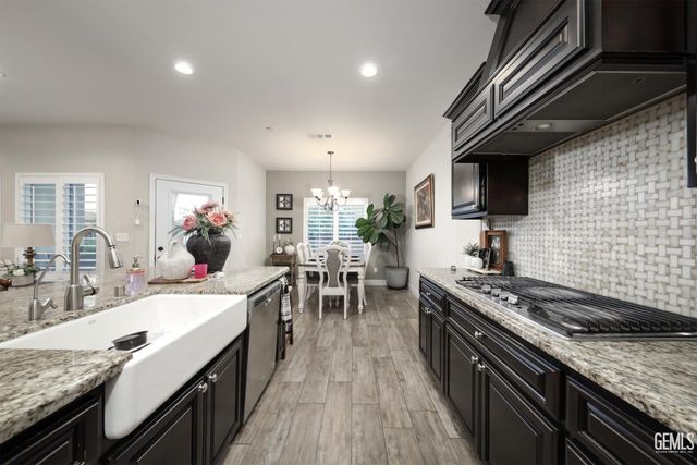 6613 Woodall Court, Bakersfield, CA 93306