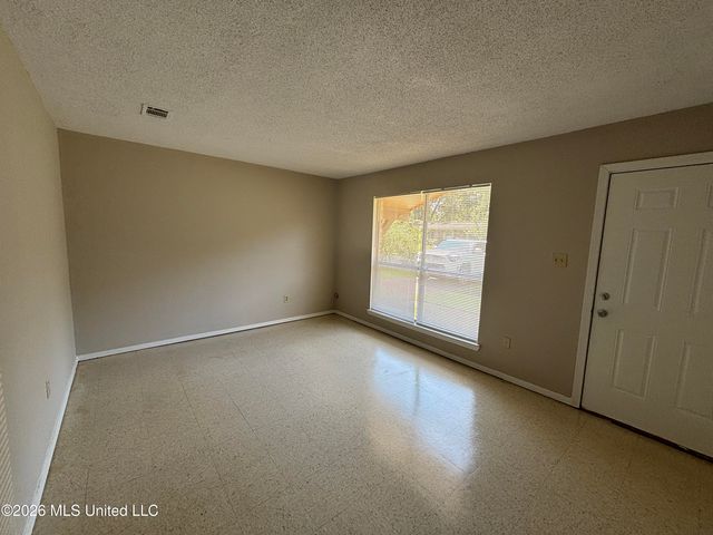 1520 Timber Lane Road, Gautier, MS 39553