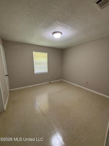 1520 Timber Lane Road, Gautier, MS 39553