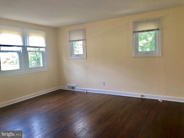 765 CHARING CROSS RD, Baltimore, MD 21229