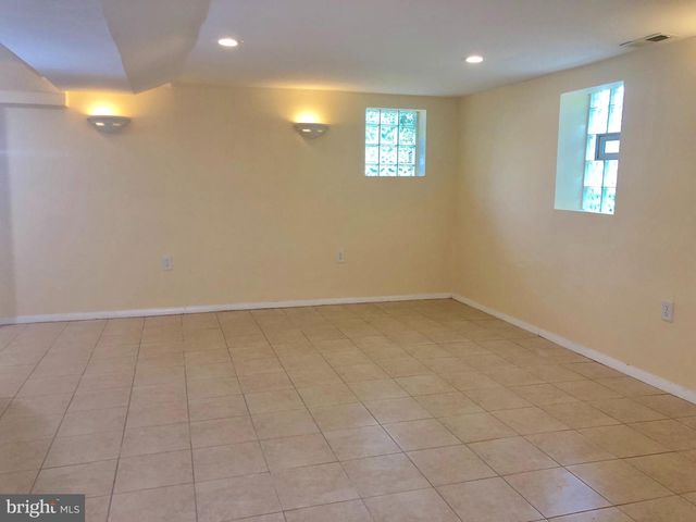 765 CHARING CROSS RD, Baltimore, MD 21229