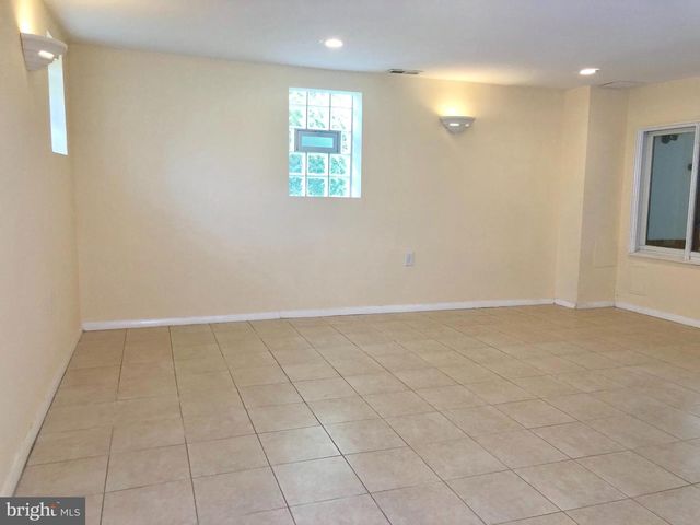 765 CHARING CROSS RD, Baltimore, MD 21229