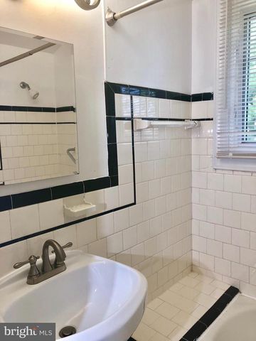 765 CHARING CROSS RD, Baltimore, MD 21229