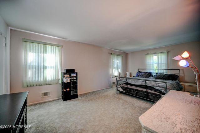 2 Dover Street, Jackson, NJ 08527