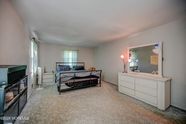 2 Dover Street, Jackson, NJ 08527