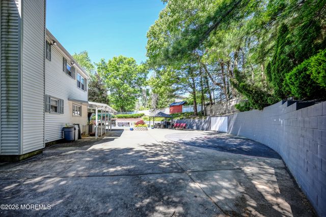 2 Dover Street, Jackson, NJ 08527